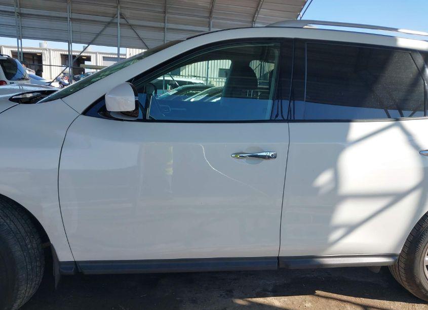 Photo 15 of 2016 Nissan Pathfinder S (VIN 5N1AR2MN2GC625600)