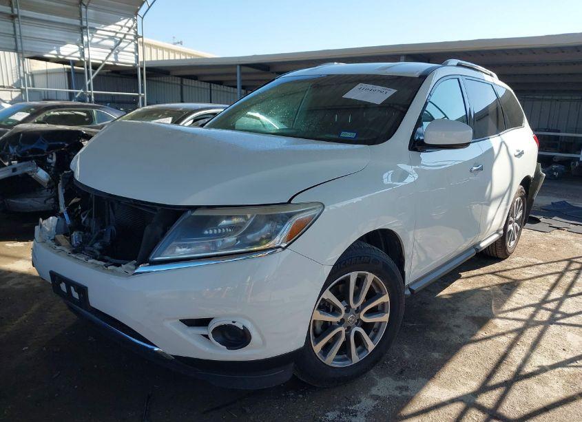 Photo 2 of 2016 Nissan Pathfinder S (VIN 5N1AR2MN2GC625600)