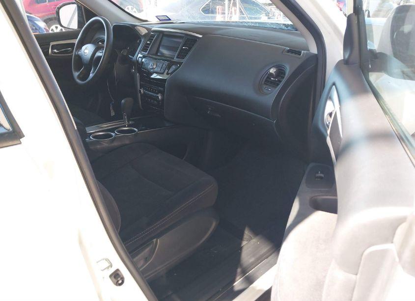 Photo 5 of 2016 Nissan Pathfinder S (VIN 5N1AR2MN2GC625600)