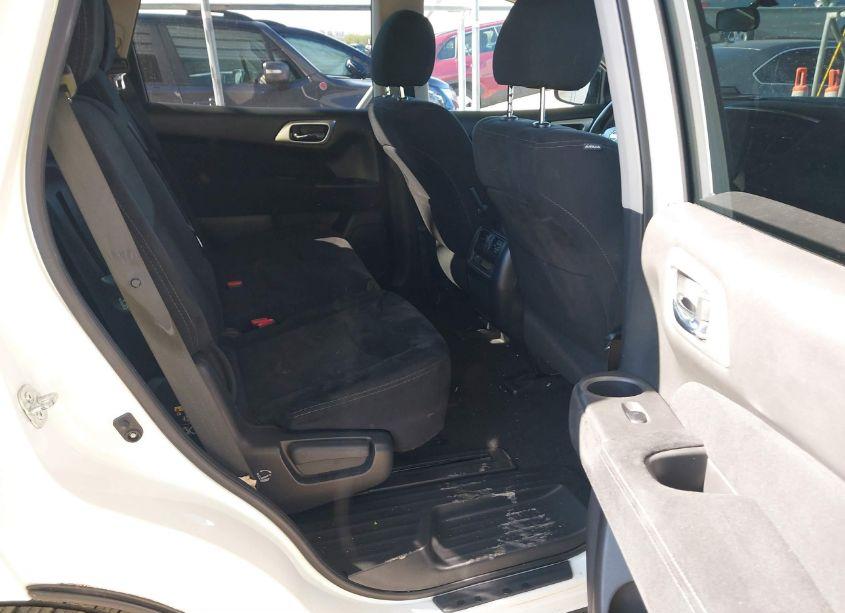 Photo 8 of 2016 Nissan Pathfinder S (VIN 5N1AR2MN2GC625600)