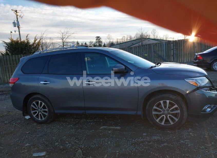 Photo 13 of 2016 Nissan Pathfinder SV (VIN 5N1AR2MN2GC666714)