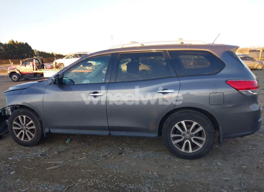 Photo 14 of 2016 Nissan Pathfinder SV (VIN 5N1AR2MN2GC666714)