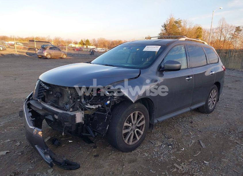Photo 2 of 2016 Nissan Pathfinder SV (VIN 5N1AR2MN2GC666714)