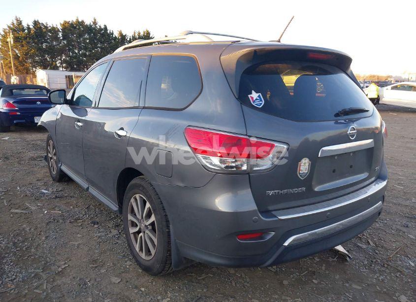 Photo 3 of 2016 Nissan Pathfinder SV (VIN 5N1AR2MN2GC666714)