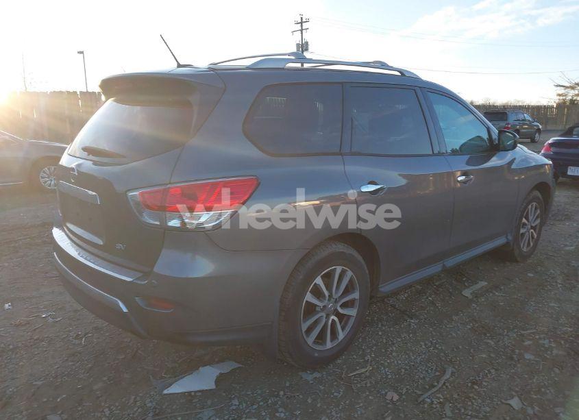 Photo 4 of 2016 Nissan Pathfinder SV (VIN 5N1AR2MN2GC666714)