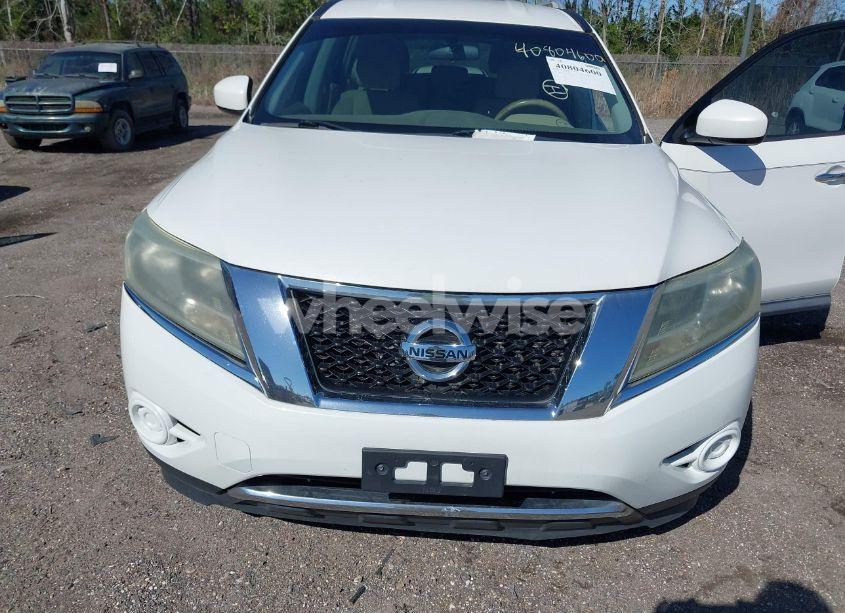 Photo 6 of 2013 Nissan Pathfinder SV (VIN 5N1AR2MN3DC645978)