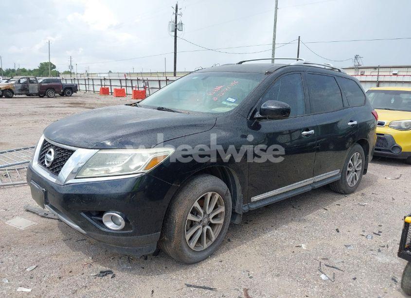Photo 2 of 2013 Nissan Pathfinder SL (VIN 5N1AR2MN3DC675529)