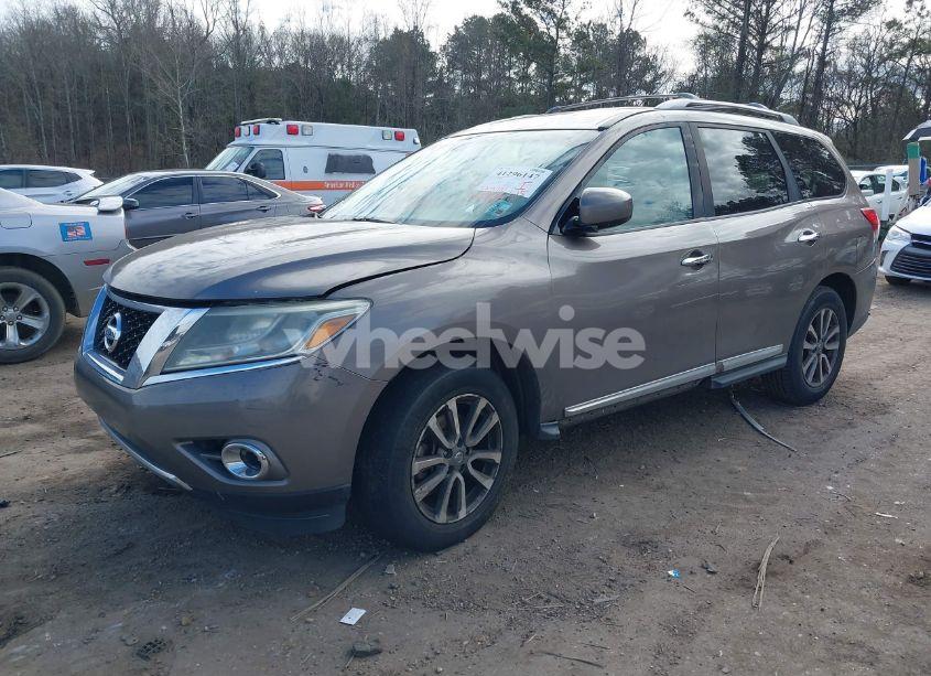 Photo 2 of 2013 Nissan Pathfinder SL (VIN 5N1AR2MN3DC682156)