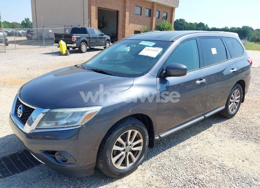 Photo 2 of 2014 Nissan Pathfinder S (VIN 5N1AR2MN3EC643083)