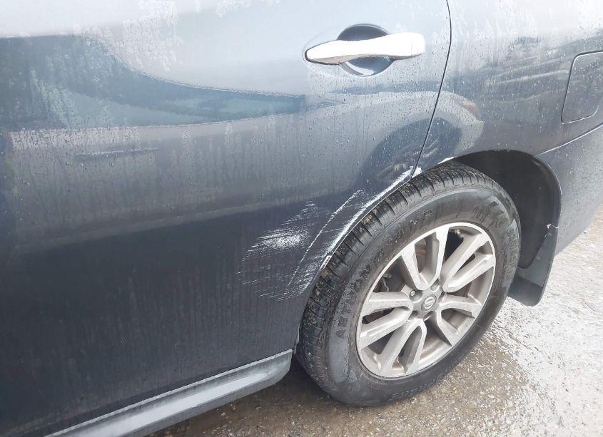 Photo 6 of 2014 Nissan Pathfinder SV (VIN 5N1AR2MN3EC681980)