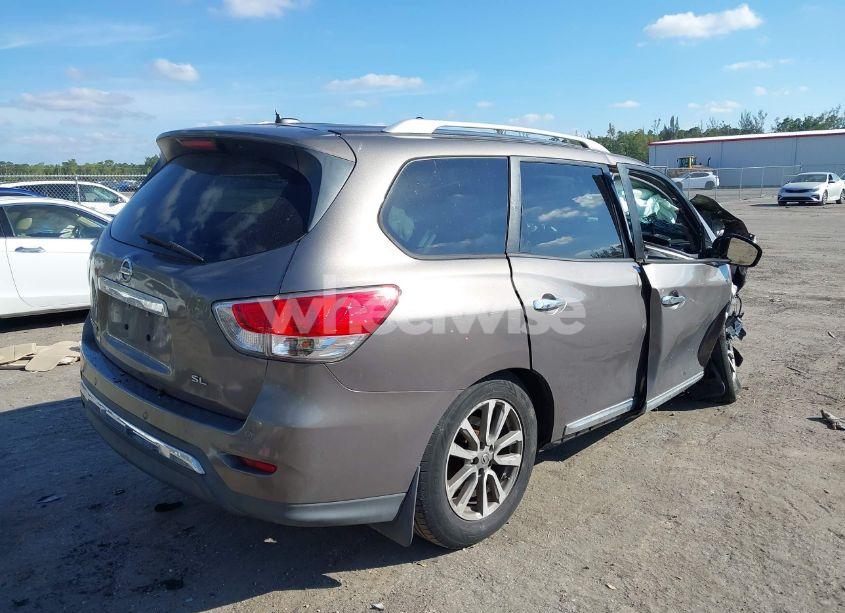 Photo 4 of 2014 Nissan Pathfinder SL (VIN 5N1AR2MN3EC688749)