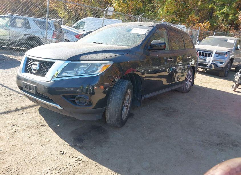 Photo 2 of 2014 Nissan Pathfinder SV (VIN 5N1AR2MN3EC695068)