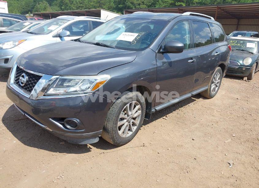 Photo 2 of 2014 Nissan Pathfinder SV (VIN 5N1AR2MN3EC723841)