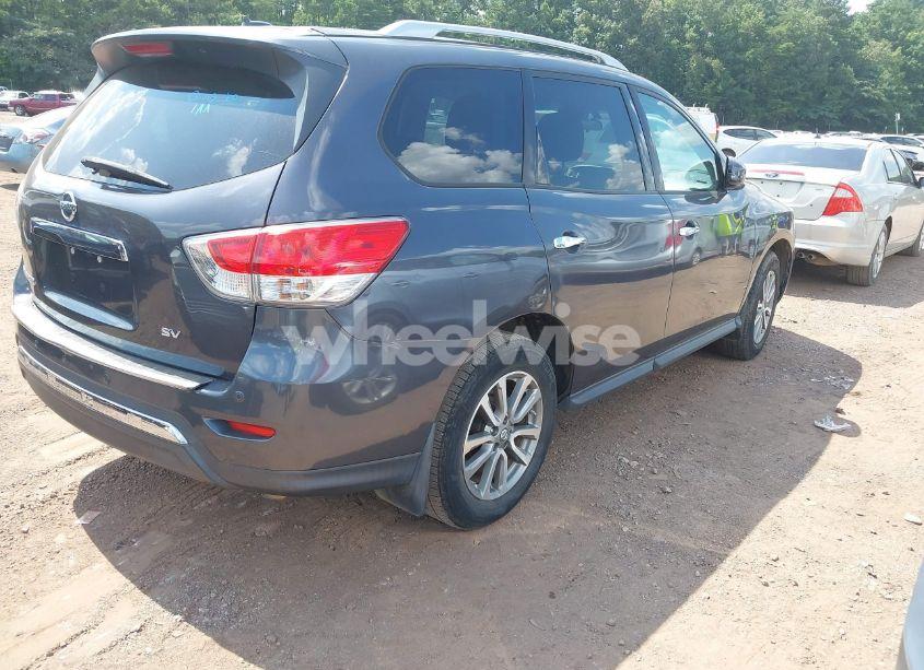 Photo 4 of 2014 Nissan Pathfinder SV (VIN 5N1AR2MN3EC723841)