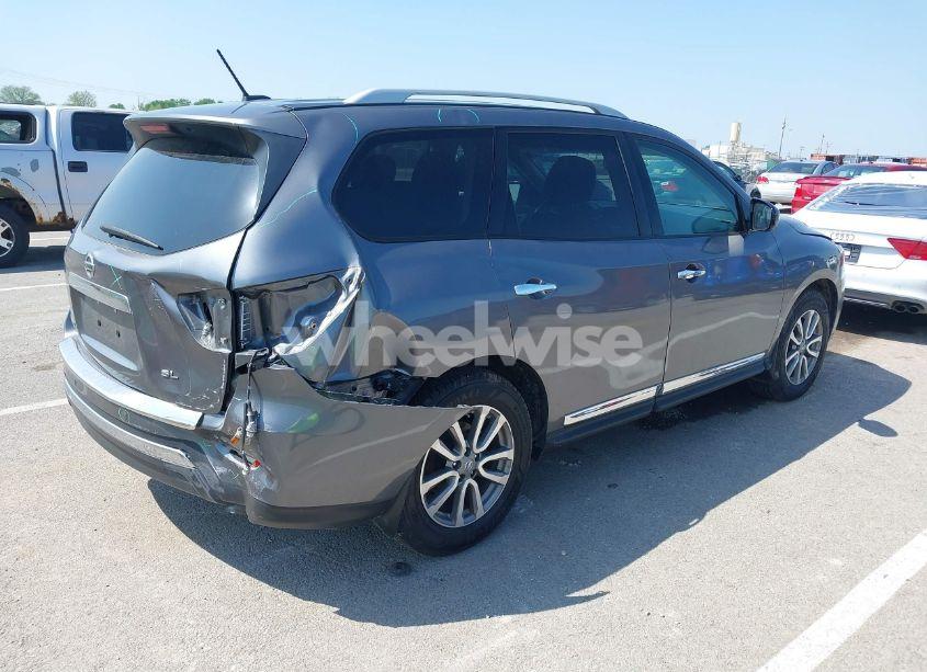 Photo 4 of 2015 Nissan Pathfinder SL (VIN 5N1AR2MN3FC613261)