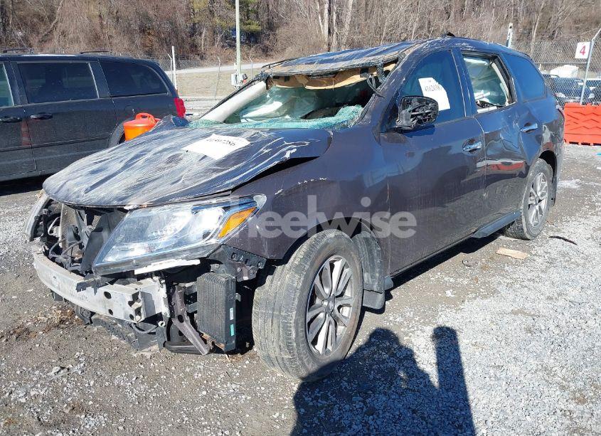 Photo 2 of 2015 Nissan Pathfinder S (VIN 5N1AR2MN3FC652951)