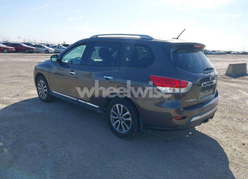 Photo 3 of 2015 Nissan Pathfinder SL (VIN 5N1AR2MN3FC673704)