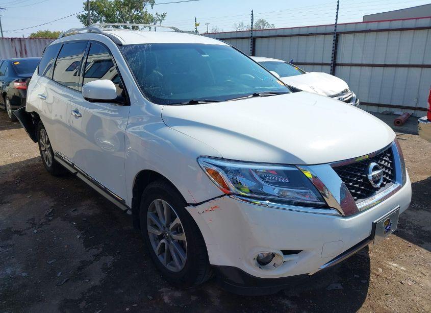 2016 Nissan Pathfinder SL (VIN 5N1AR2MN3GC612421) main photo