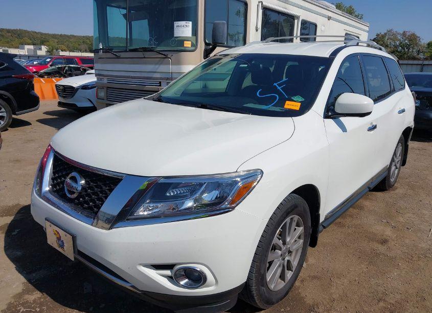 Photo 2 of 2016 Nissan Pathfinder SL (VIN 5N1AR2MN3GC612421)