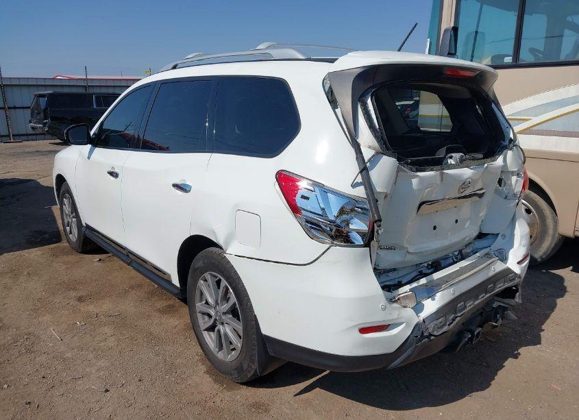 Photo 3 of 2016 Nissan Pathfinder SL (VIN 5N1AR2MN3GC612421)