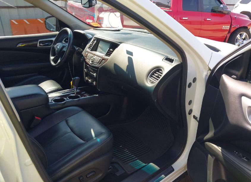 Photo 5 of 2016 Nissan Pathfinder SL (VIN 5N1AR2MN3GC612421)