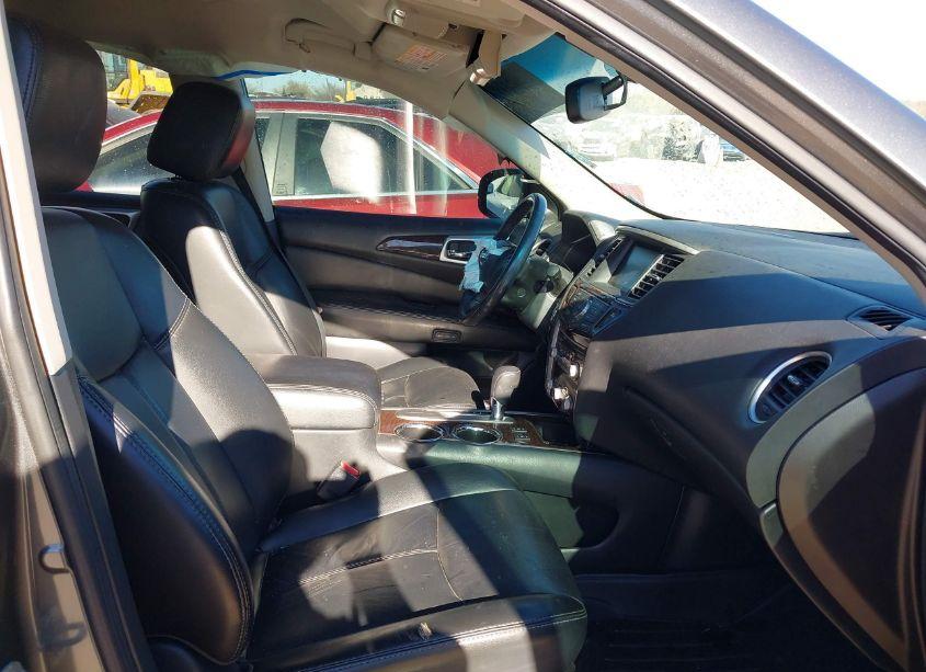 Photo 5 of 2016 Nissan Pathfinder SL (VIN 5N1AR2MN3GC664695)