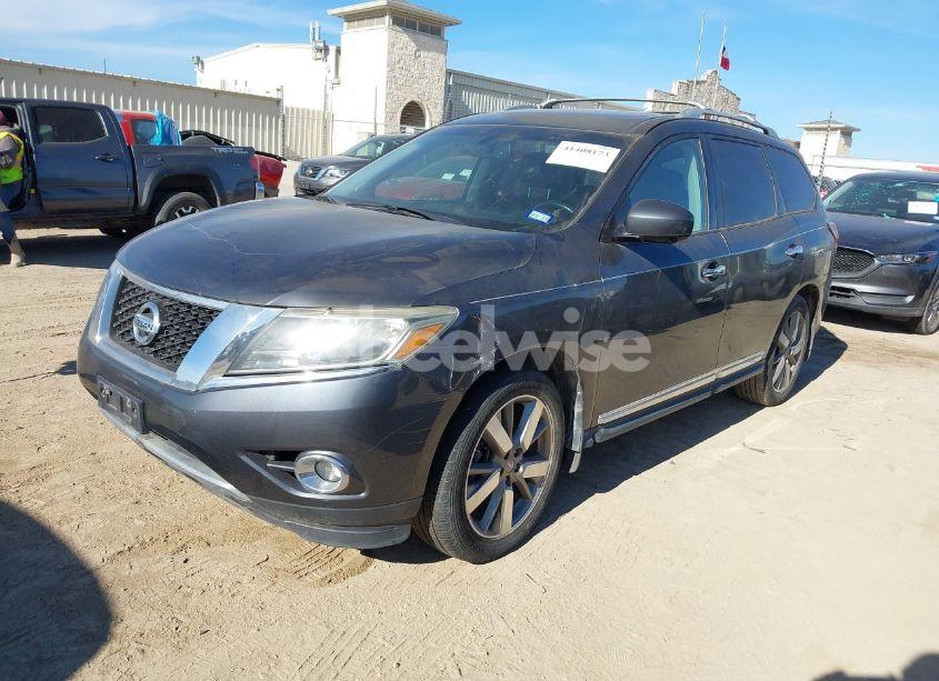 Photo 2 of 2013 Nissan Pathfinder PLATINUM (VIN 5N1AR2MN4DC639381)