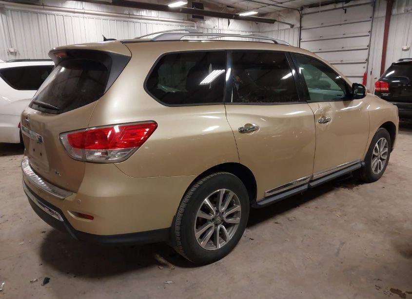 Photo 4 of 2013 Nissan Pathfinder SL (VIN 5N1AR2MN4DC641292)