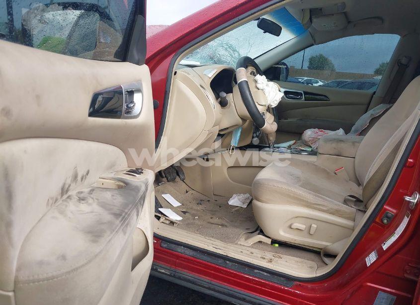 Photo 5 of 2013 Nissan Pathfinder SV (VIN 5N1AR2MN4DC653765)