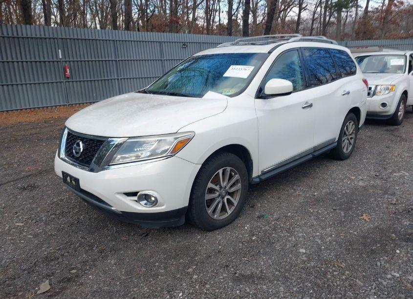 Photo 2 of 2013 Nissan Pathfinder SL (VIN 5N1AR2MN4DC663552)