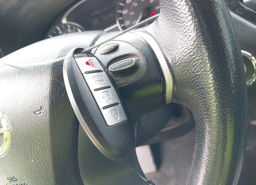 Photo 11 of 2014 Nissan Pathfinder SV (VIN 5N1AR2MN4EC624798)