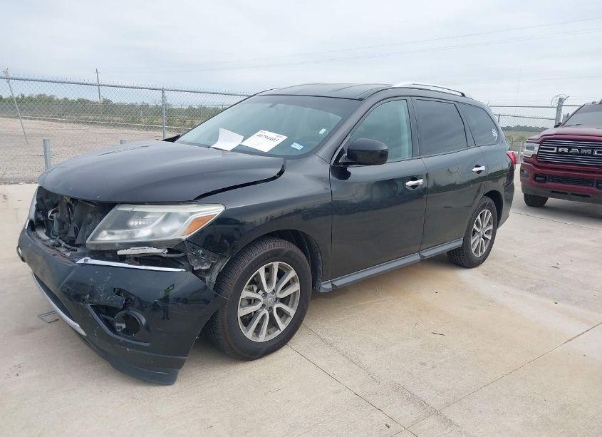 Photo 2 of 2014 Nissan Pathfinder SV (VIN 5N1AR2MN4EC624798)
