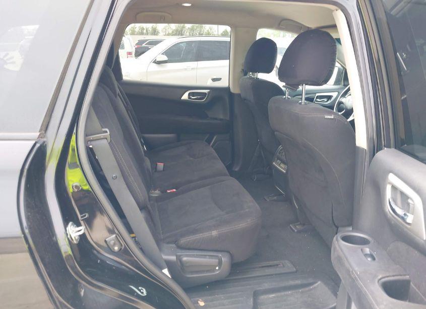 Photo 8 of 2014 Nissan Pathfinder SV (VIN 5N1AR2MN4EC624798)