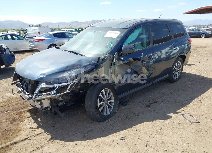 Photo 2 of 2014 Nissan Pathfinder S (VIN 5N1AR2MN4EC630794)