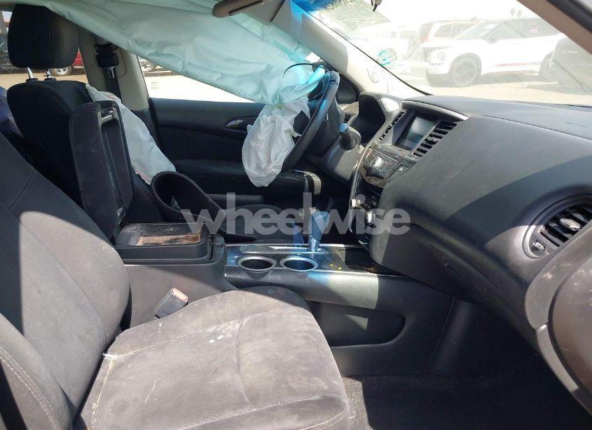 Photo 5 of 2014 Nissan Pathfinder S (VIN 5N1AR2MN4EC630794)