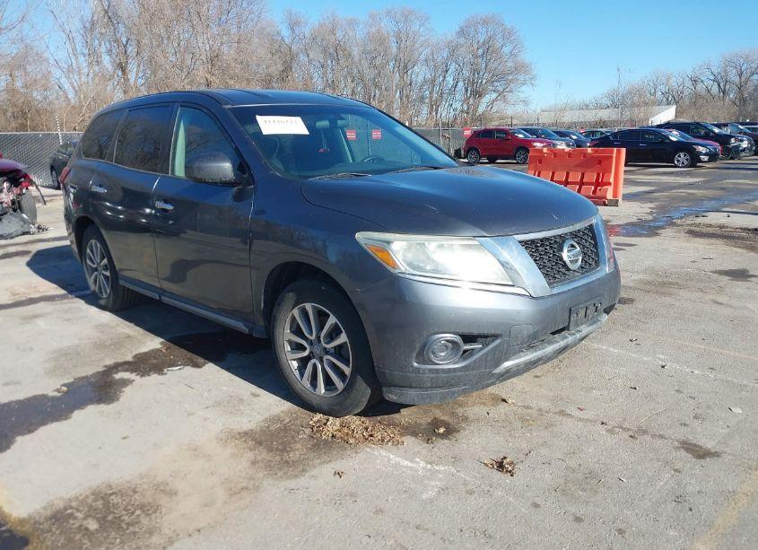 2014 Nissan Pathfinder S (VIN 5N1AR2MN4EC647269) main photo