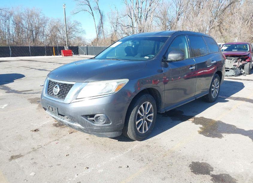 Photo 2 of 2014 Nissan Pathfinder S (VIN 5N1AR2MN4EC647269)