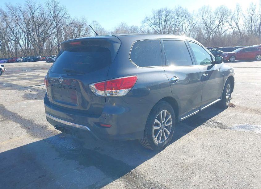 Photo 4 of 2014 Nissan Pathfinder S (VIN 5N1AR2MN4EC647269)