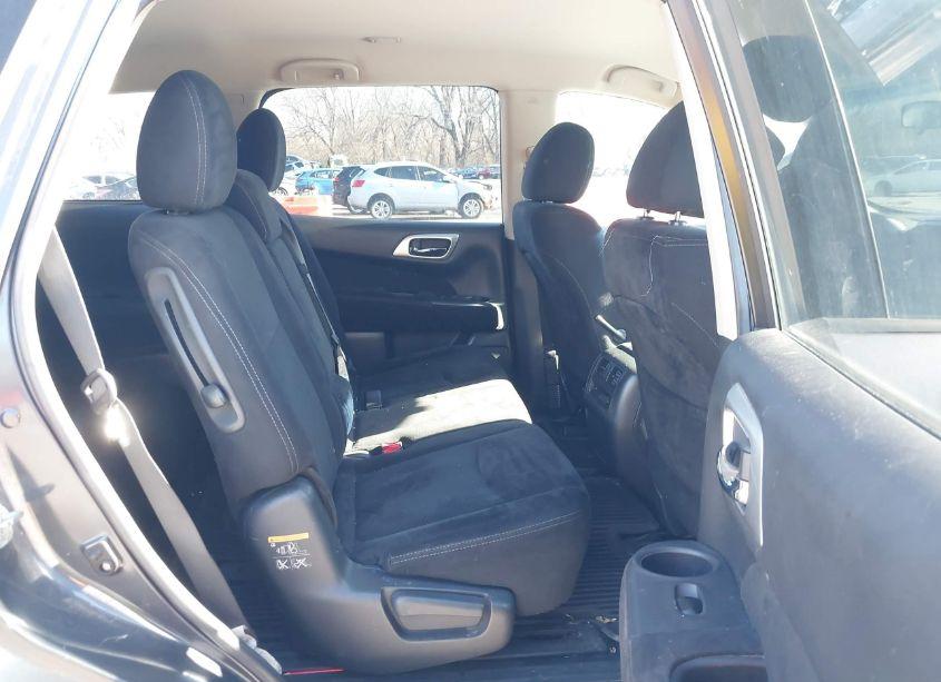 Photo 8 of 2014 Nissan Pathfinder S (VIN 5N1AR2MN4EC647269)