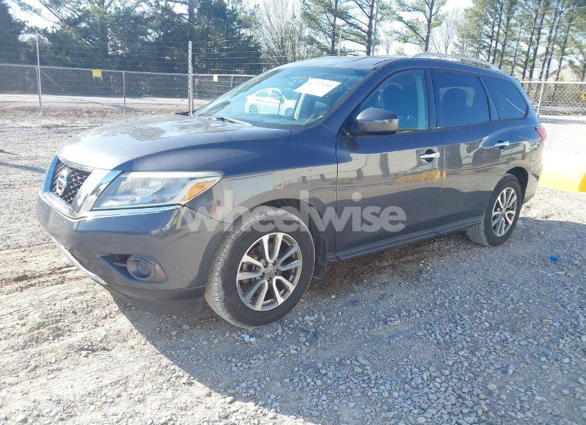 Photo 2 of 2014 Nissan Pathfinder SV (VIN 5N1AR2MN4EC654030)