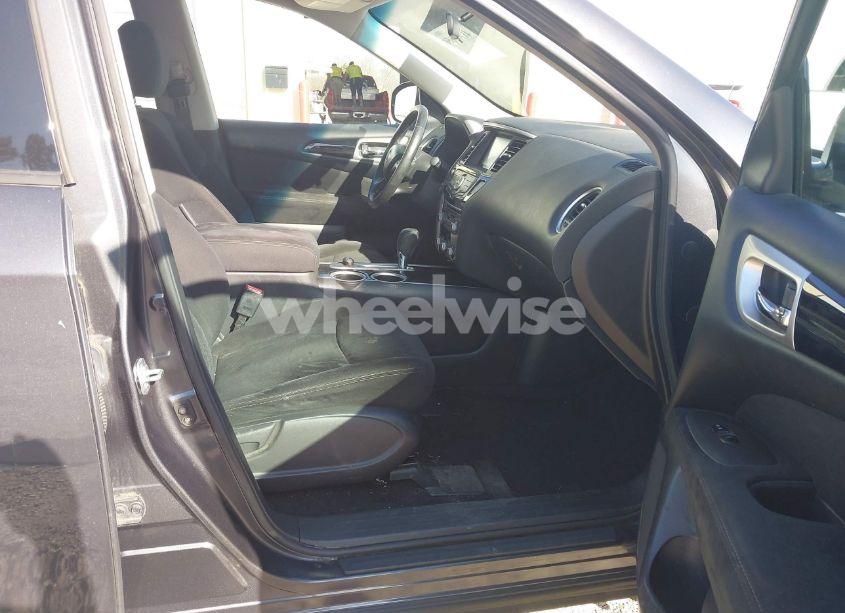 Photo 5 of 2014 Nissan Pathfinder SV (VIN 5N1AR2MN4EC654030)