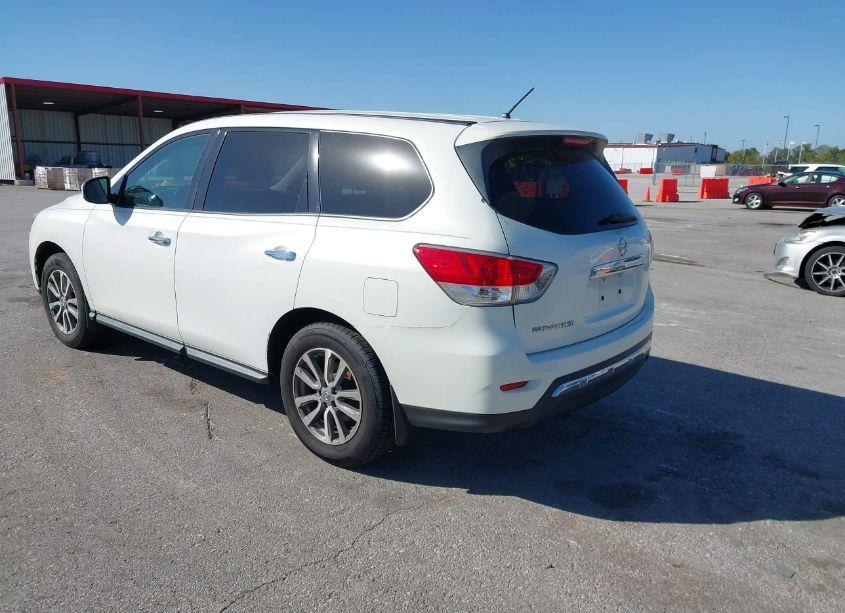 Photo 3 of 2014 Nissan Pathfinder S (VIN 5N1AR2MN4EC700293)