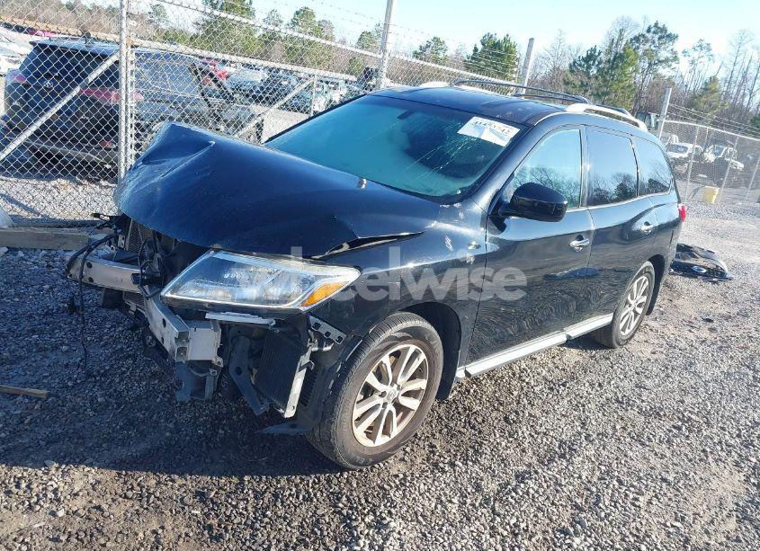 Photo 2 of 2014 Nissan Pathfinder SV (VIN 5N1AR2MN4EC704490)