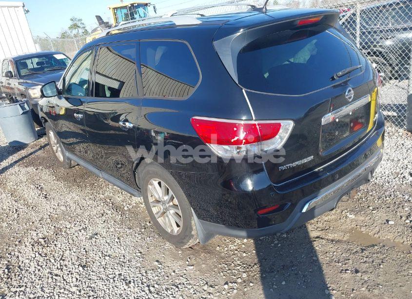 Photo 3 of 2014 Nissan Pathfinder SV (VIN 5N1AR2MN4EC704490)