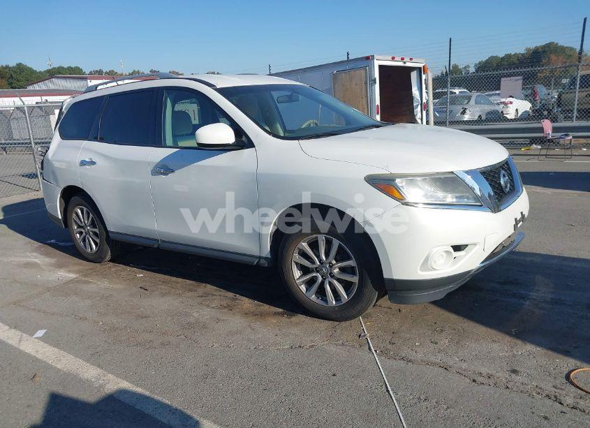 2014 Nissan Pathfinder SV (VIN 5N1AR2MN4EC715974) main photo