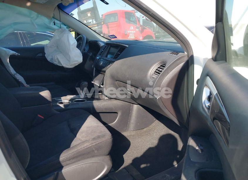 Photo 5 of 2015 Nissan Pathfinder S (VIN 5N1AR2MN4FC679477)