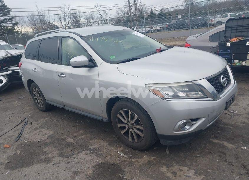 2016 Nissan Pathfinder (VIN 5N1AR2MN4GC610791) main photo