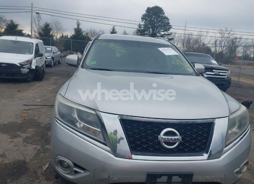 Photo 6 of 2016 Nissan Pathfinder (VIN 5N1AR2MN4GC610791)
