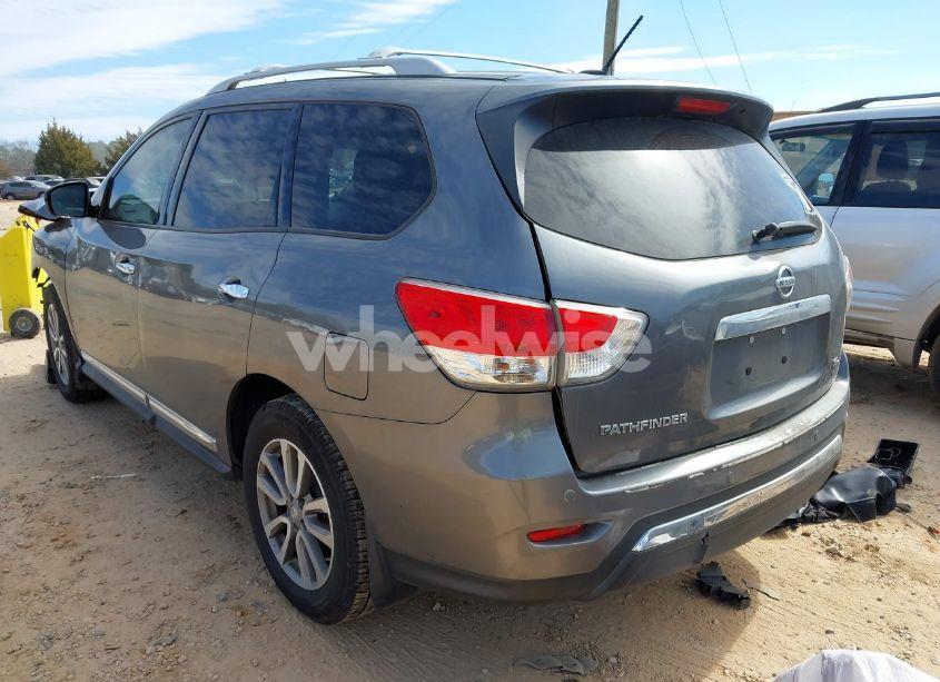 Photo 3 of 2016 Nissan Pathfinder SL (VIN 5N1AR2MN4GC613089)