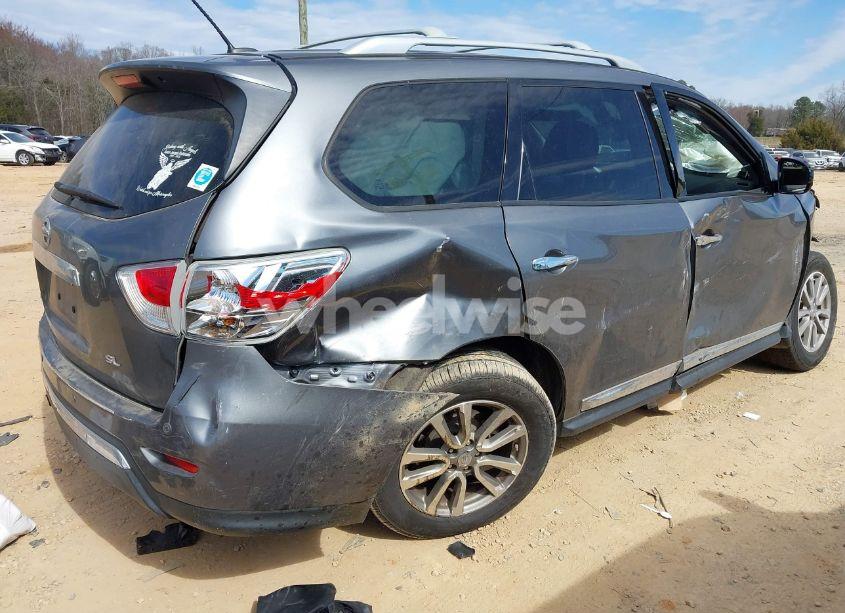 Photo 4 of 2016 Nissan Pathfinder SL (VIN 5N1AR2MN4GC613089)